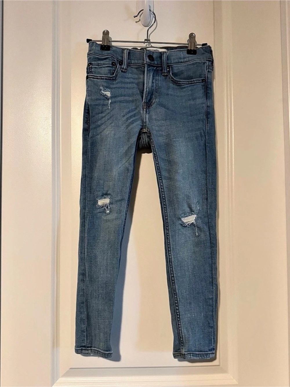 Abercrombie Kids Boys Super Skinny Distressed Light Wash Jeans Size 7/8